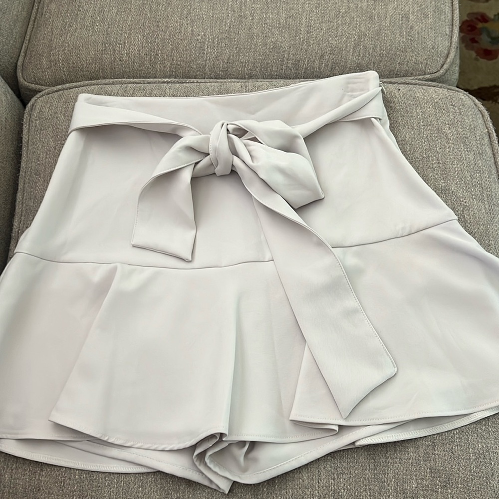 Zara cream/tan skort with tie in front, size S